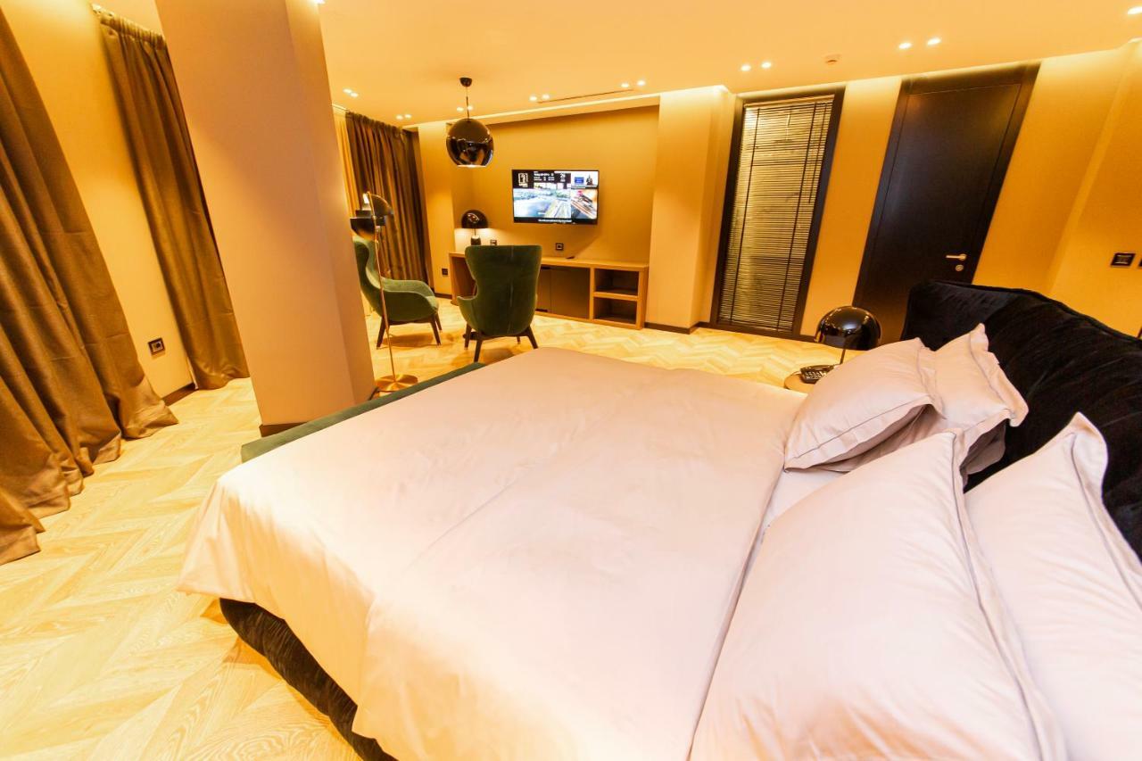 Hotel Unik Tirana Exterior photo